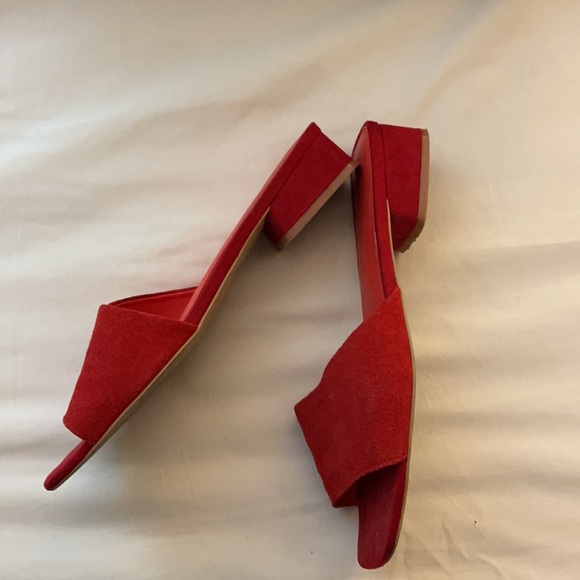 Red slides - Picture 2 of 4